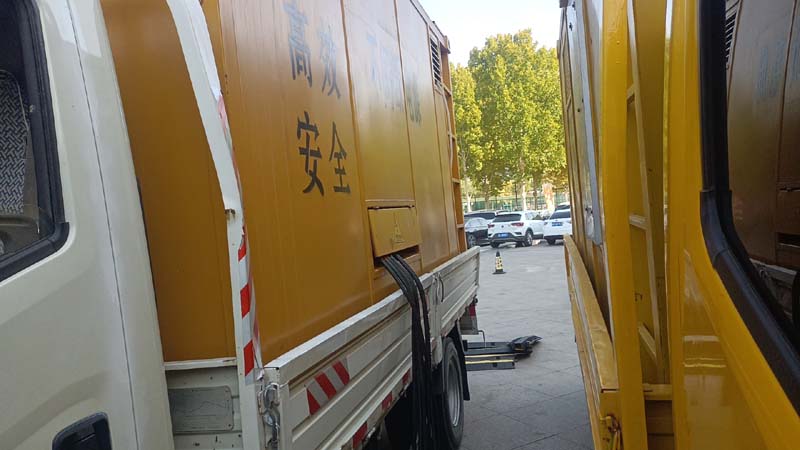 互助如何判断柴油发电机组和UPS电源的切换时间是否符合要求？